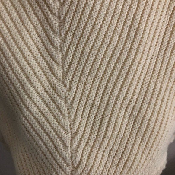 ASTR Womens Ivory Direction Change Bell Sleeve Sweater size S Knit V-neck - Picture 3 of 10